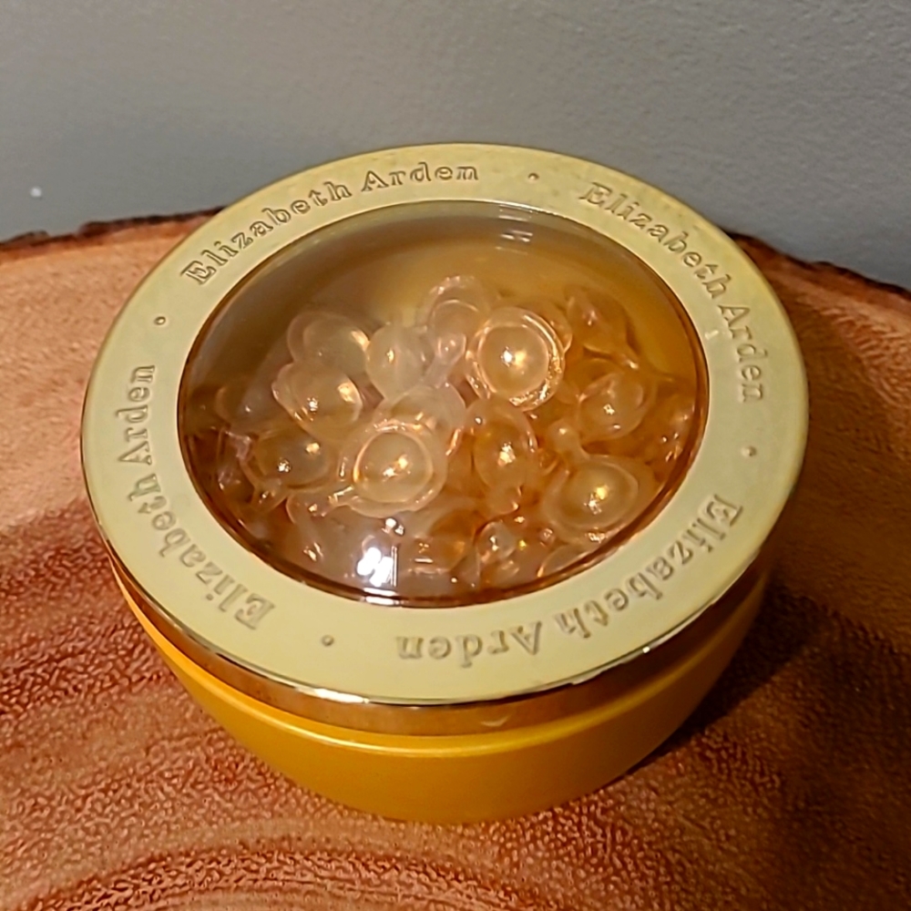 NWOT Elizabeth Arden Ceramide Eye capsules
